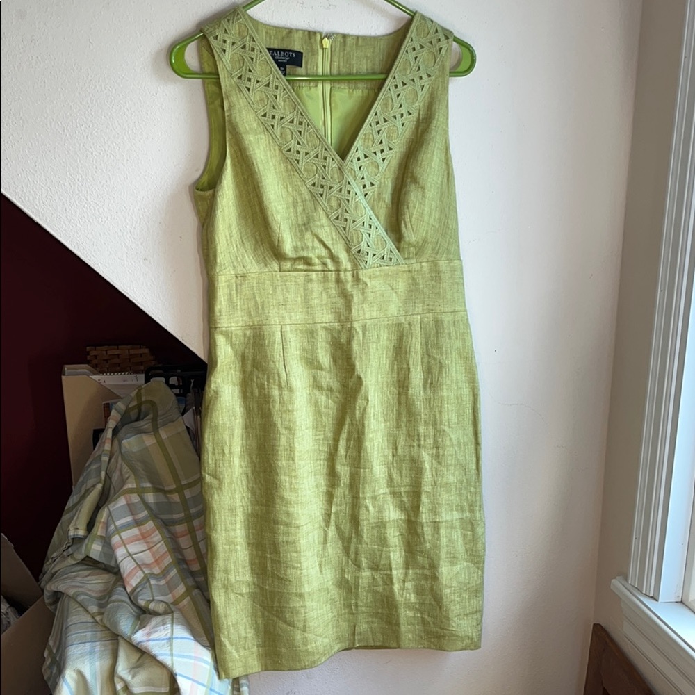 Talbots‎ Green Linen Sheath Knee Length Dress with Cutwork Lace V-Neck
